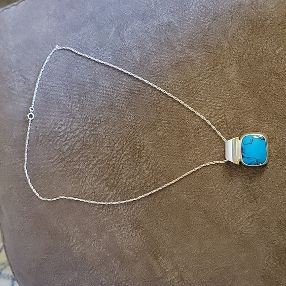 Sterling Silver Western Turquoise Gem Pendant Chain Necklace - Picture 2 of 4